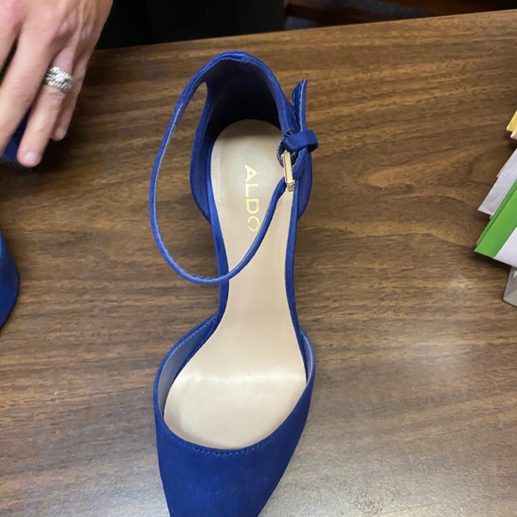 Aldo Blue Suede Shoes. - Picture 5 of 5